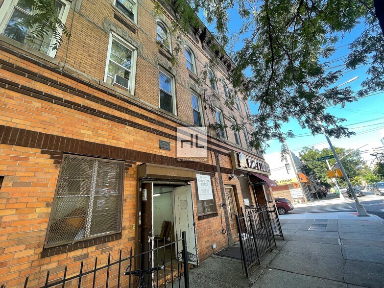 Primary Photo Of 478 Onderdonk Ave, Ridgewood Apartments For Lease
