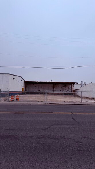 More Photos Of 3517 Frutas Ave, El Paso Manufacturing For Lease