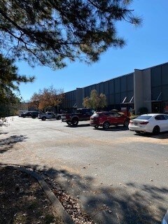 More Photos Of 131 W Oxmoor Rd, Birmingham Light Distribution For Lease