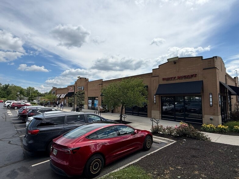 More Photos Of 73-91 N Hamilton Rd, Gahanna Storefront For Sale