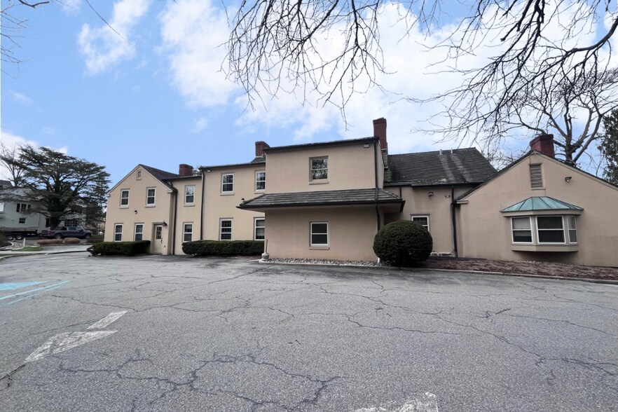 More Photos Of 5809-5811 Kennett Pike, Wilmington Medical For Sale