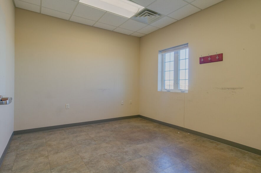 More Photos Of 2981 109th Ave SW, Dickinson Warehouse For Lease