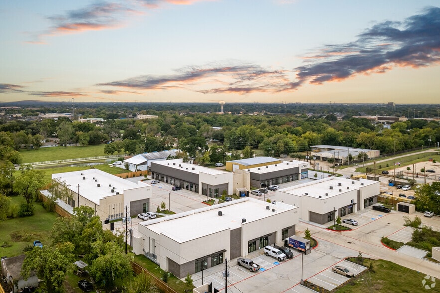 More Photos Of 4213 S Main St, Stafford Unknown For Lease