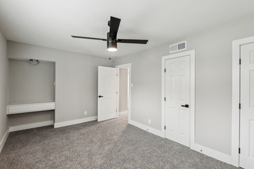 More Photos Of 915 S Waterview Dr, Richardson Multifamily For Sale