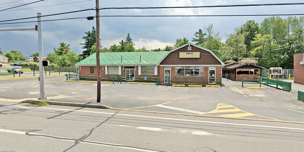 Primary Photo Of 596-602 Hamlin Hwy, Hamlin Restaurant For Sale