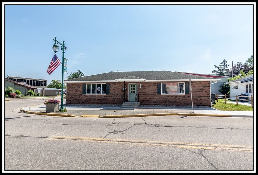 Primary Photo Of 104 S Main St, Marion Office For Sale