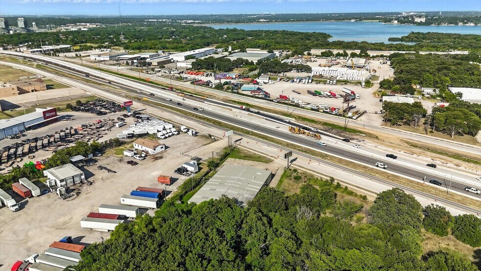 More Photos Of 3000 E Loop 820 S, Fort Worth Warehouse For Sale