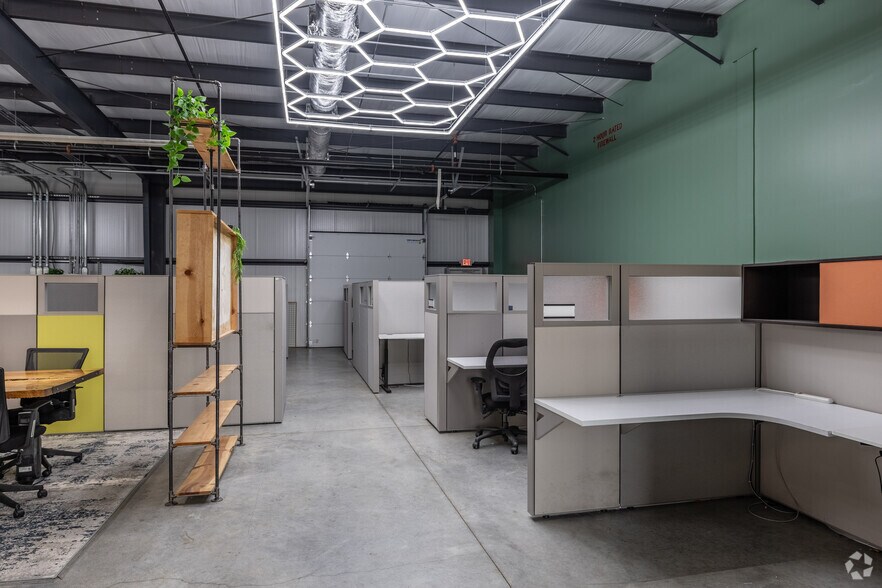 More Photos Of 710 Middle Tennessee Blvd, Murfreesboro Light Manufacturing For Lease