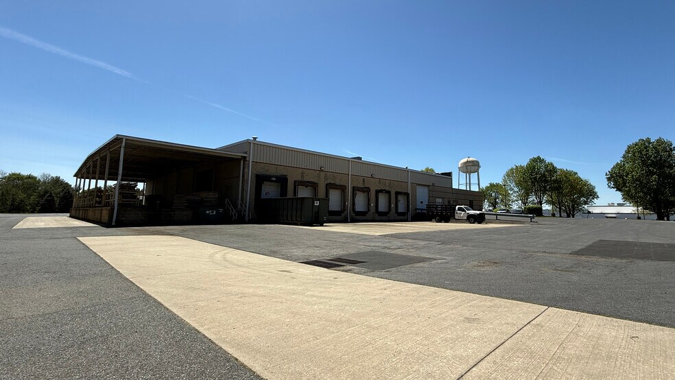 More Photos Of 14 McFadden Rd, Palmer Warehouse For Lease
