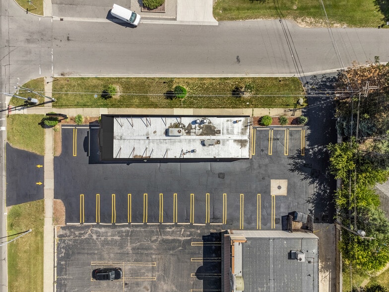 More Photos Of 28407 5 Mile Rd, Livonia Restaurant For Lease