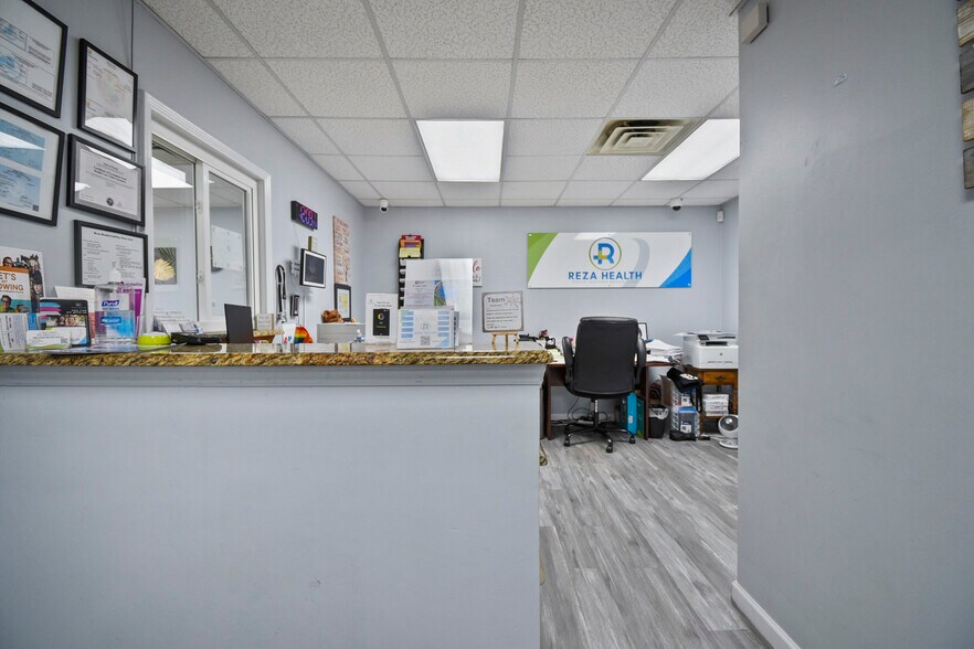 More Photos Of , Jacksonville Office For Sale