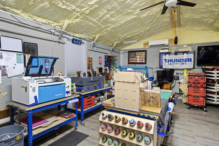 More Photos Of 877 Interstate 45 S, Huntsville Specialty For Sale