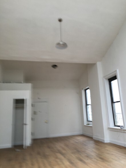 More Photos Of 939-947 Eighth Ave, New York Apartments For Lease