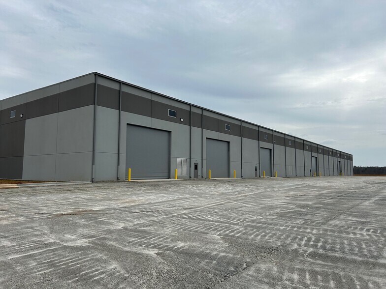 More Photos Of 444 Oconee Business Pky, Westminster Manufacturing For Sale