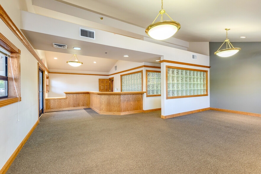 More Photos Of 717 Murphy Rd, Medford Medical For Sale