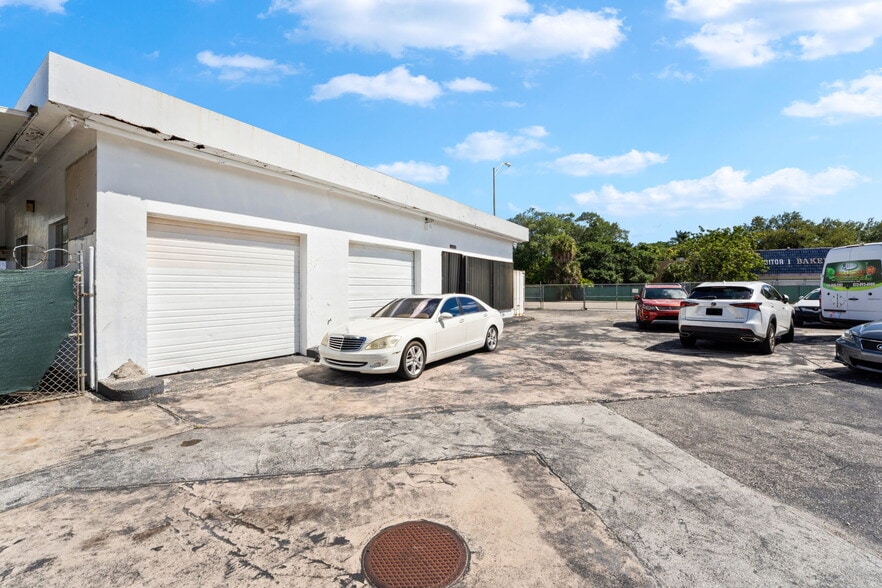 More Photos Of 11815 NE 2nd Ave, Miami Auto Repair For Sale