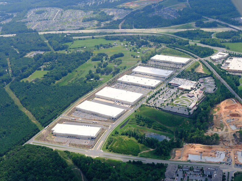 More Photos Of 10812 Bryton Corporate Center Dr, Huntersville Unknown For Lease