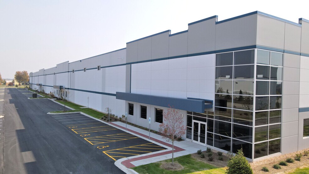 More Photos Of 3959 Burwood Dr, Waukegan Distribution For Lease