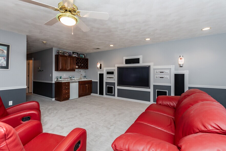 More Photos Of 1186 S State Route 157, Edwardsville Loft Creative Space For Sale