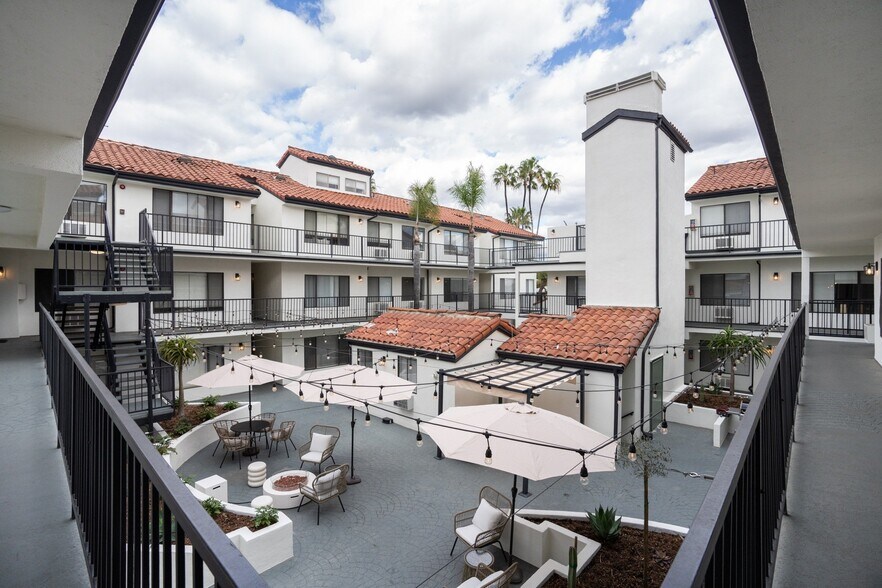 More Photos Of 1318 N Mansfield Ave, Los Angeles Apartments For Sale