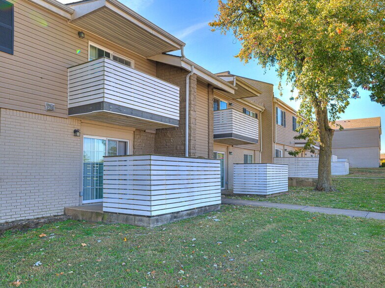 More Photos Of 2302 S 137th East Ave, Tulsa Apartments For Sale