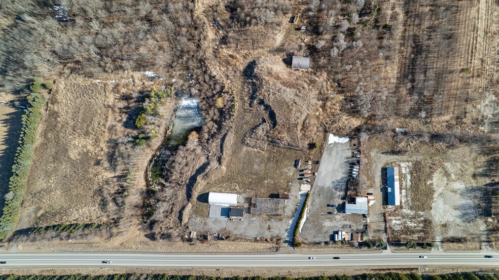 More Photos Of 2737 Bloomington Rd, Whitchurch-Stouffville Garden Center For Sale