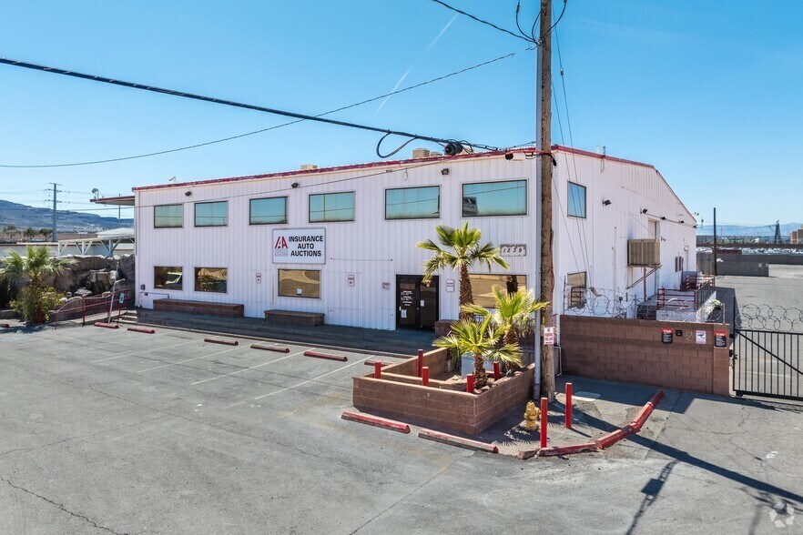 Primary Photo Of 1239 N Boulder Hwy, Henderson Auto Salvage Facility For Lease