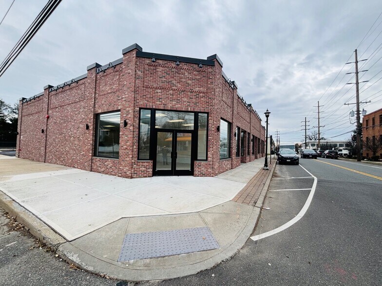 More Photos Of 39 Glen Head Rd, Glen Head Office For Lease