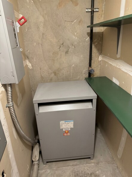 More Photos Of 1735 Enterprise Dr, Fairfield Light Distribution For Sale