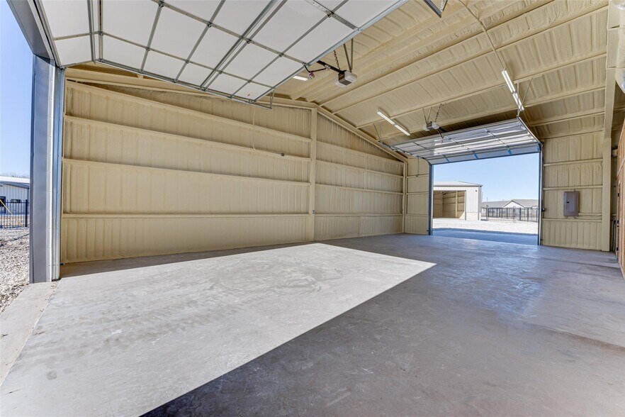 More Photos Of 3406 Interstate 30 W, Caddo Mills Flex For Lease