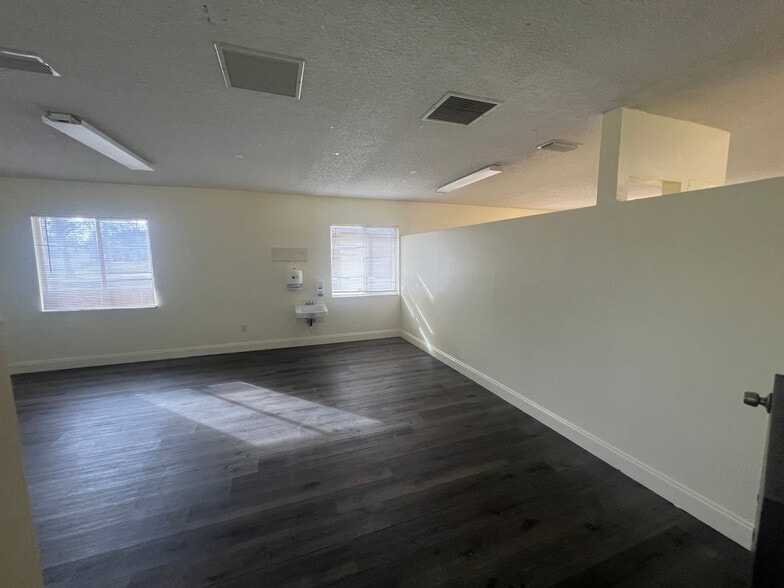 More Photos Of 4527 Carter St, Orlando Daycare Center For Lease