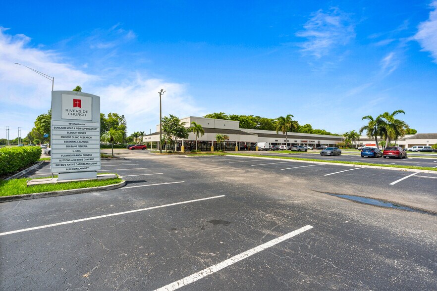 More Photos Of 941 Kimberly Blvd, North Lauderdale Unknown For Lease