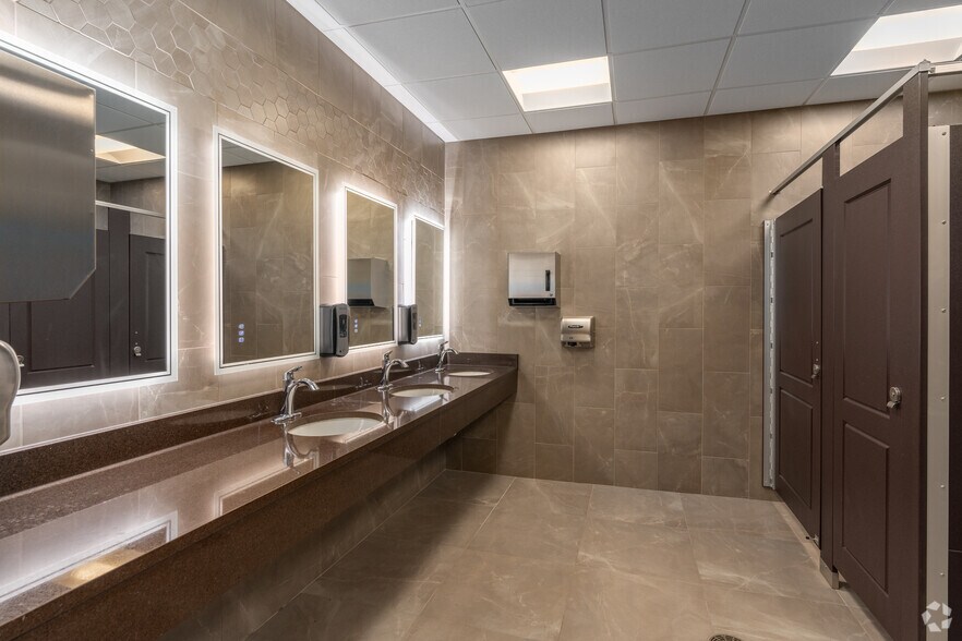 More Photos Of 5001 Louise Dr, Mechanicsburg Unknown For Lease