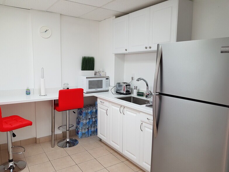 More Photos Of 1270 Finch Ave W, Toronto General Retail For Lease