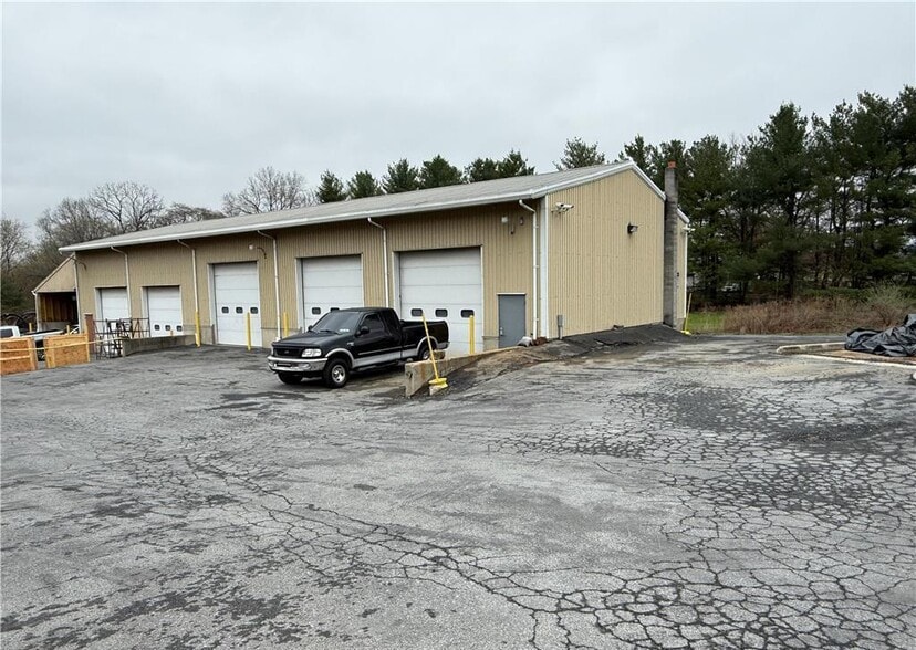 Primary Photo Of 190 Industrial Dr N, Easton Warehouse For Lease