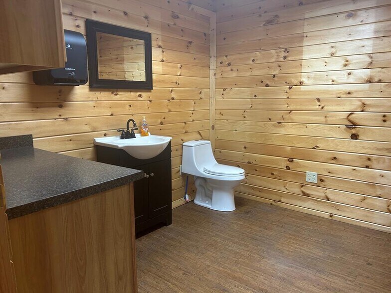 More Photos Of 56 N Bullock Rd, Mansfield Storefront Retail Office For Sale