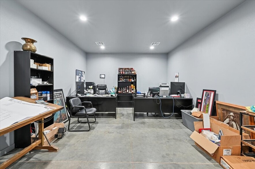 More Photos Of 22390 E 111th St, Broken Arrow Warehouse For Lease