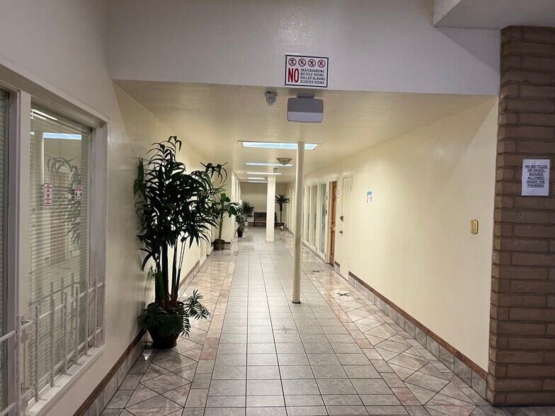 More Photos Of 710 W 18th St, Merced Office For Lease