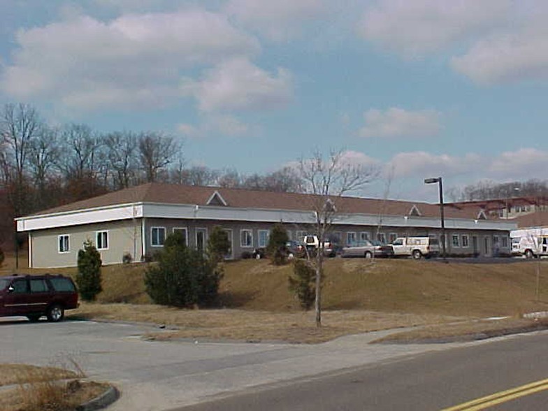 Primary Photo Of 11 Freedom Way, Niantic Light Manufacturing For Lease