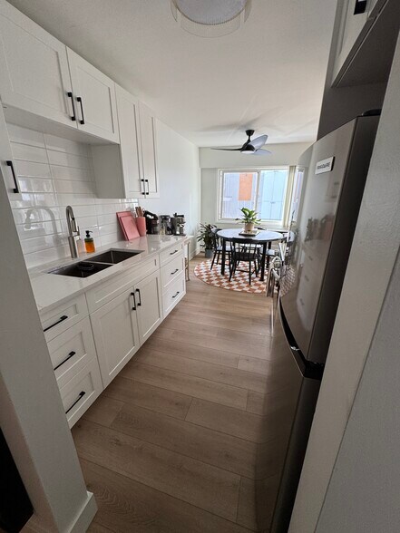 More Photos Of 1880 Pandosy St, Kelowna Apartments For Sale