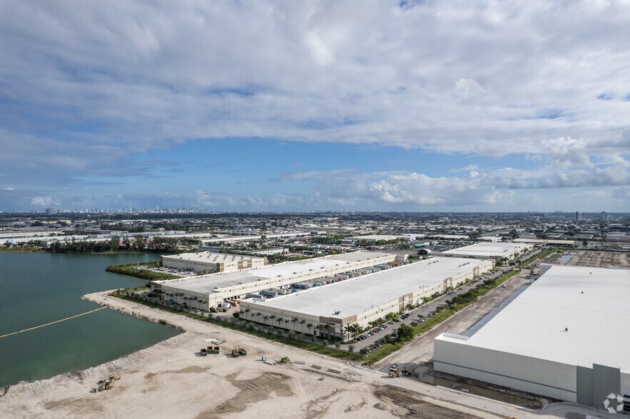 More Photos Of 8503 NW 80th St, Medley Distribution For Lease