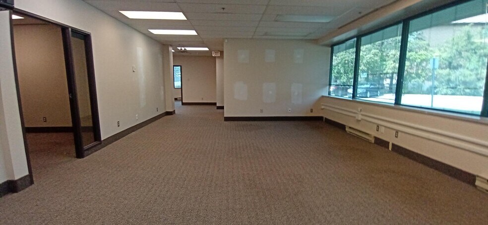 More Photos Of 135 Michael Cowpland Dr, Ottawa Office For Lease