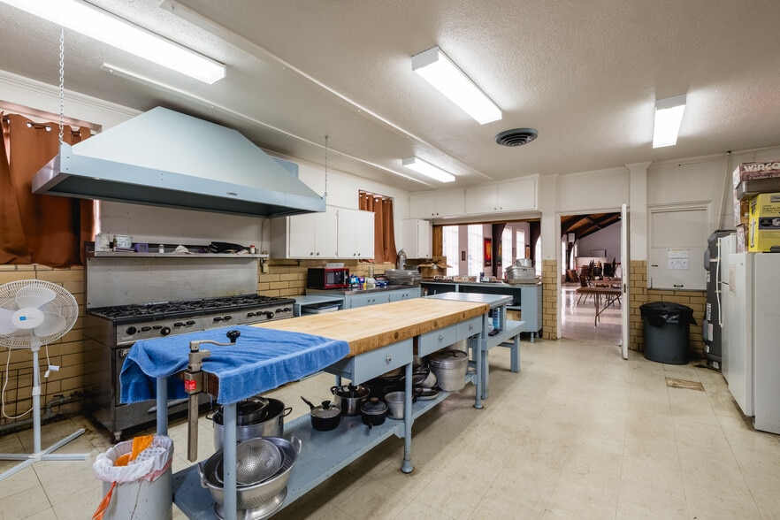 More Photos Of 4401 Woodlawn Dr, Little Rock Religious Facility For Sale