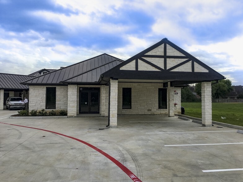 More Photos Of 2307 W Baker Rd, Baytown Medical For Lease