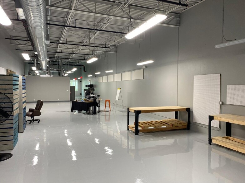 More Photos Of 2800 W State Road 84, Fort Lauderdale Showroom For Sale