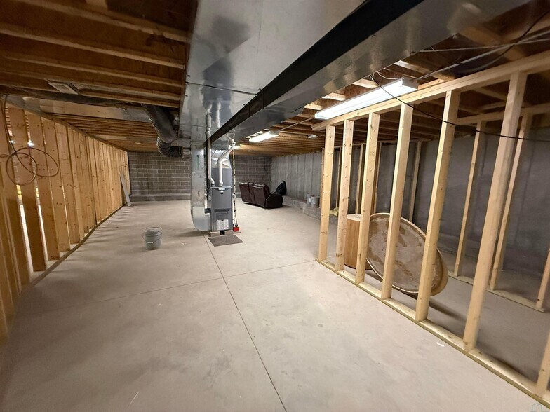 More Photos Of 810 Central Ave, Hawarden Storefront For Sale