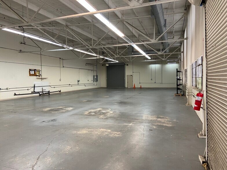 More Photos Of 1251-1259 Park Ave, Emeryville Warehouse For Sale