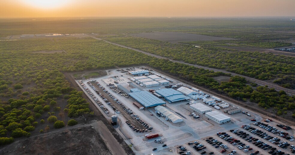 Primary Photo Of 7402 S US Highway 83, Laredo Warehouse For Lease