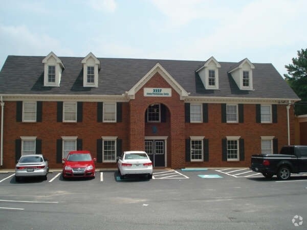 More Photos Of 2227 Idlewood Rd, Tucker Medical For Lease
