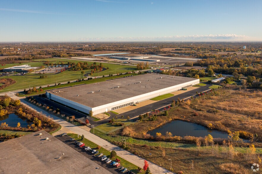 More Photos Of 425 Crossing Dr, University Park Warehouse For Lease